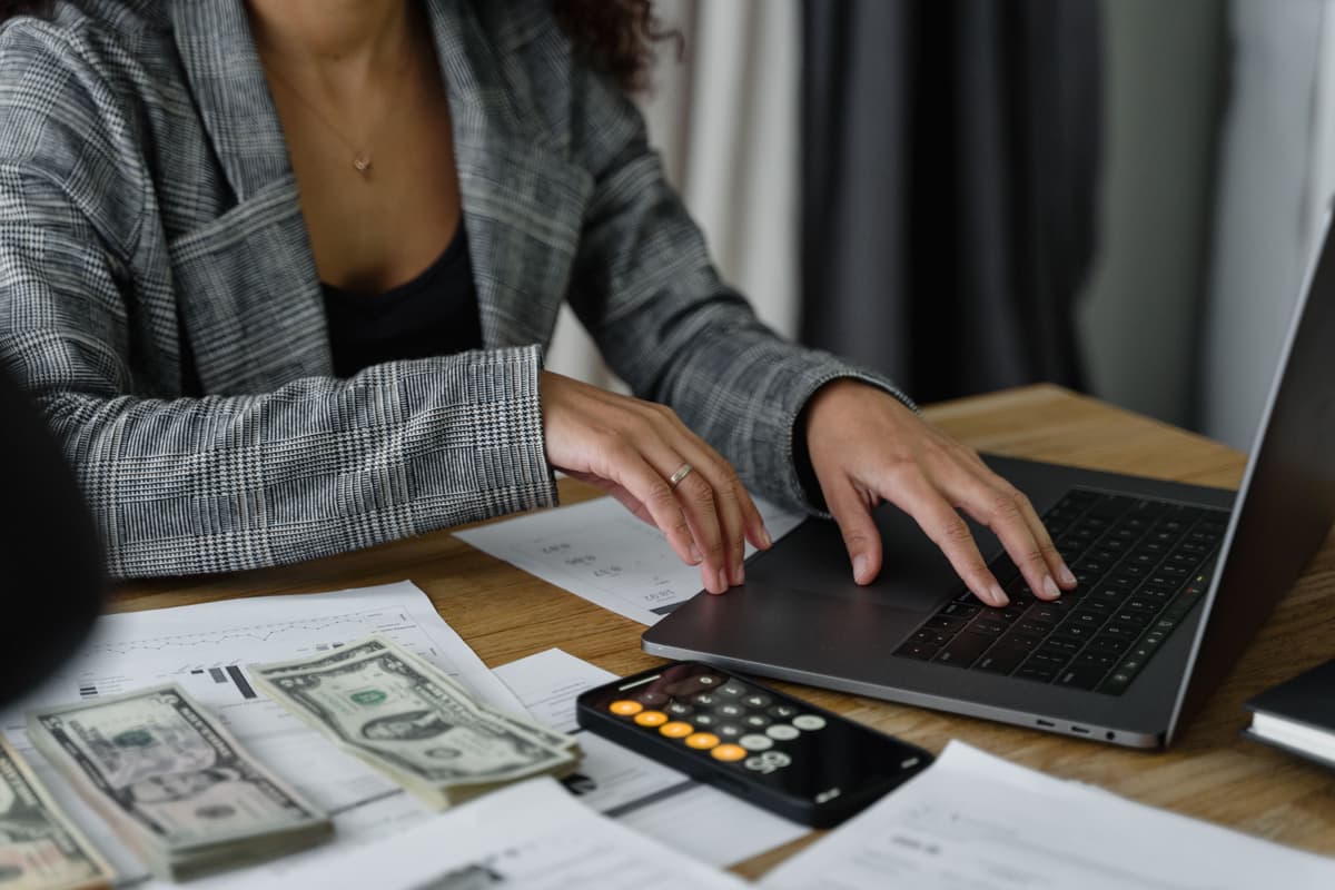 UK Payroll Calculator and Finance Desk